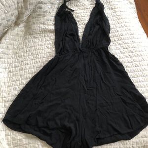🐧🐧Halter top romper🐧🐧